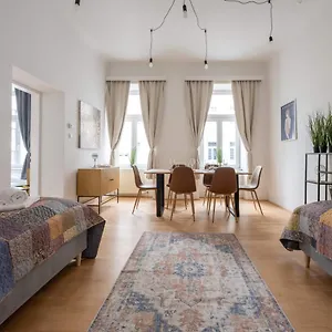 roksox-home-meidling-schloss-schonbrunn.vienna-besthotels.com/