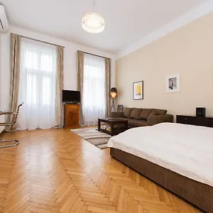 Rosa Linde - Comfort Bed & Breakfast Wenen